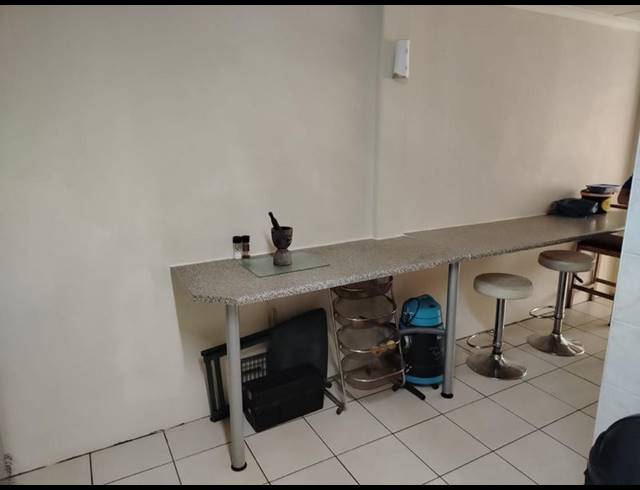 1 BEDROOM APARTMENT FOR SALE IN PAROW CENTRAL